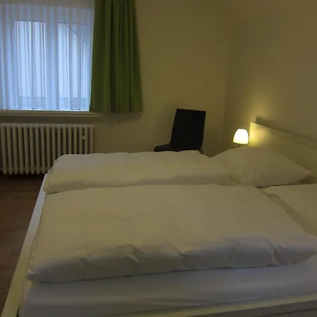 Konukevi Ernst Cluesserath Weingut & Weinhotelchen Trittenheim