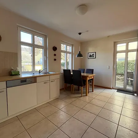 Ernst Cluesserath Weingut & Weinhotelchen Guest house Trittenheim