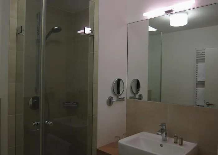 Guest house Ernst Cluesserath Weingut & Weinhotelchen 4*