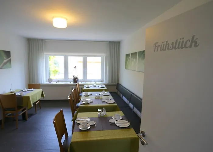 Ernst Cluesserath Weingut & Weinhotelchen 트리텐하임